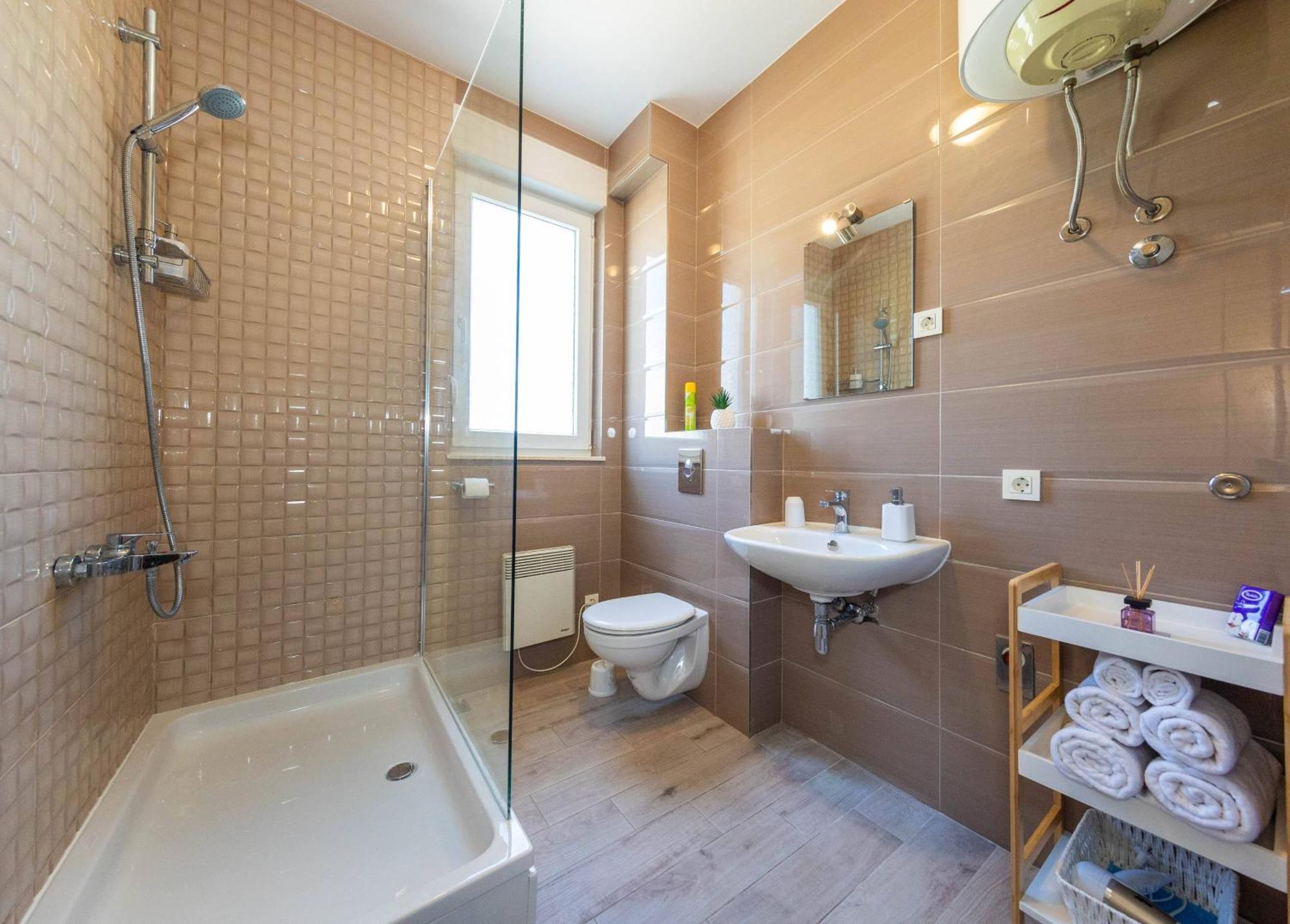 Apartment Easy